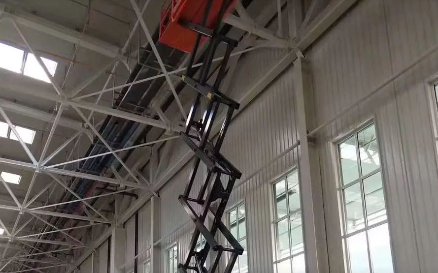 Hans Scissor Lift for Equipment Installation (Brazil)