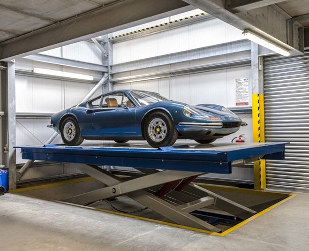 Scissor car lift